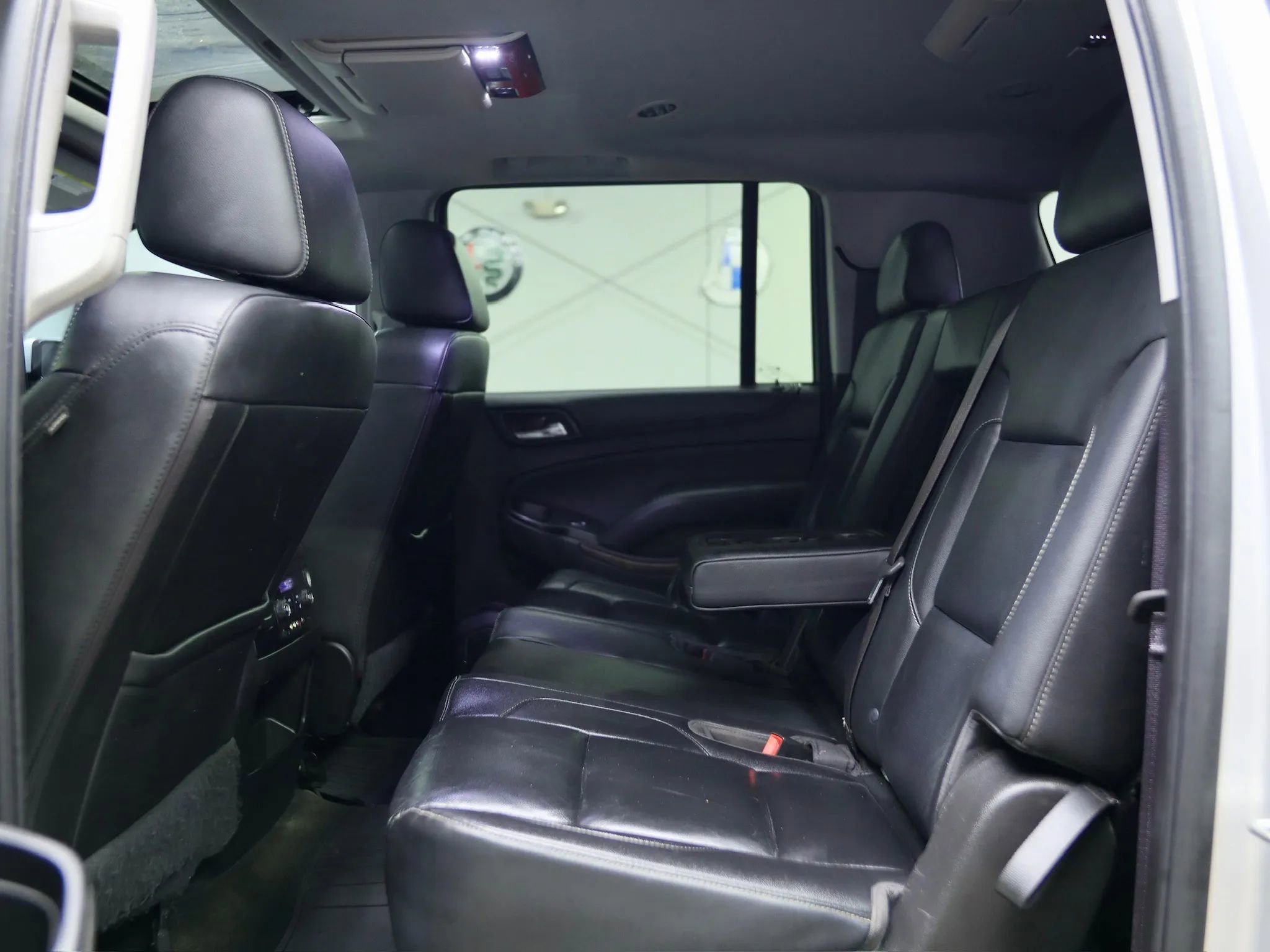 Used 2016 Chevrolet Suburban LT image 25