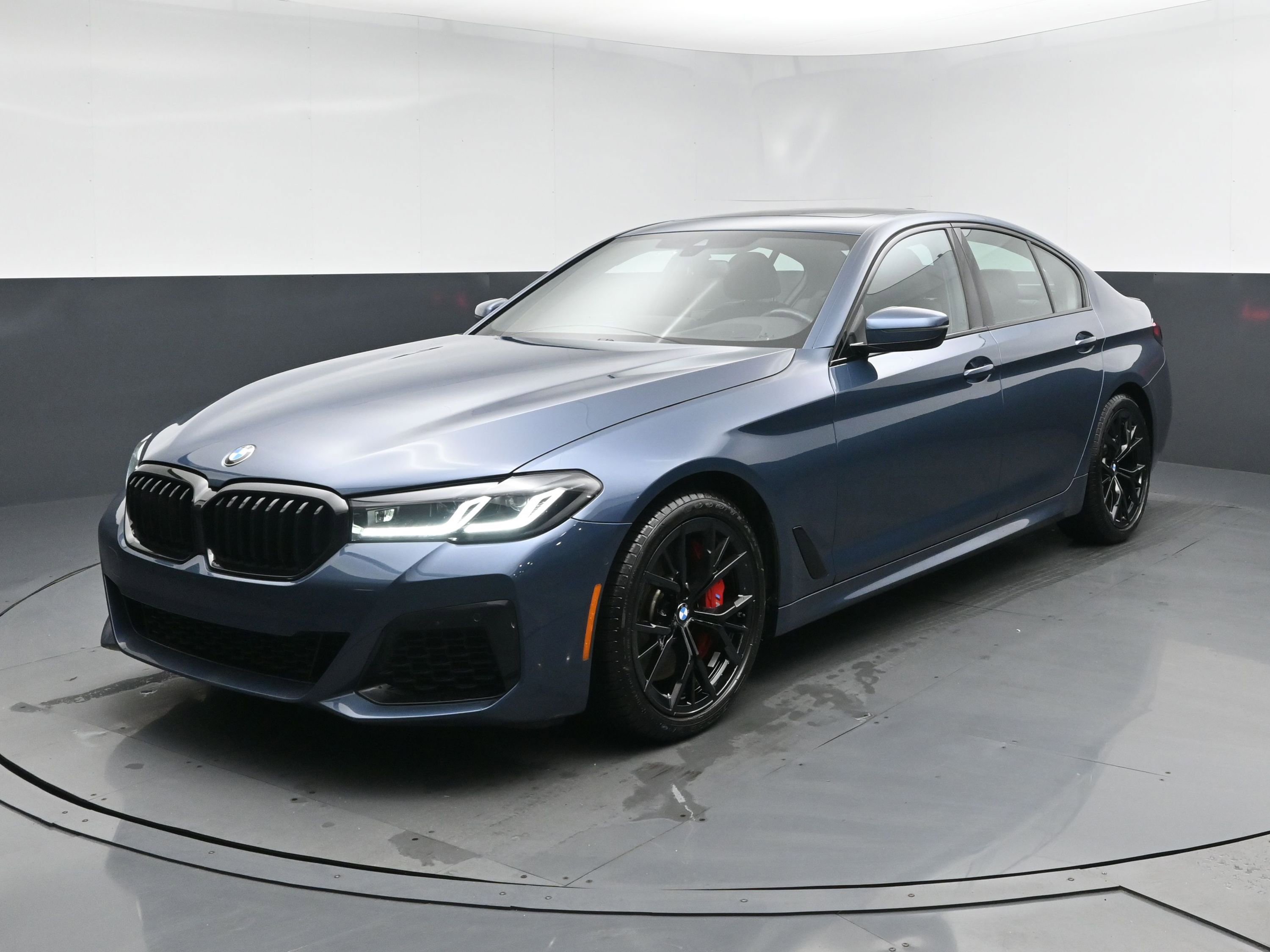 Used 2023 BMW 540i xDrive w/ M Sport Package image 24