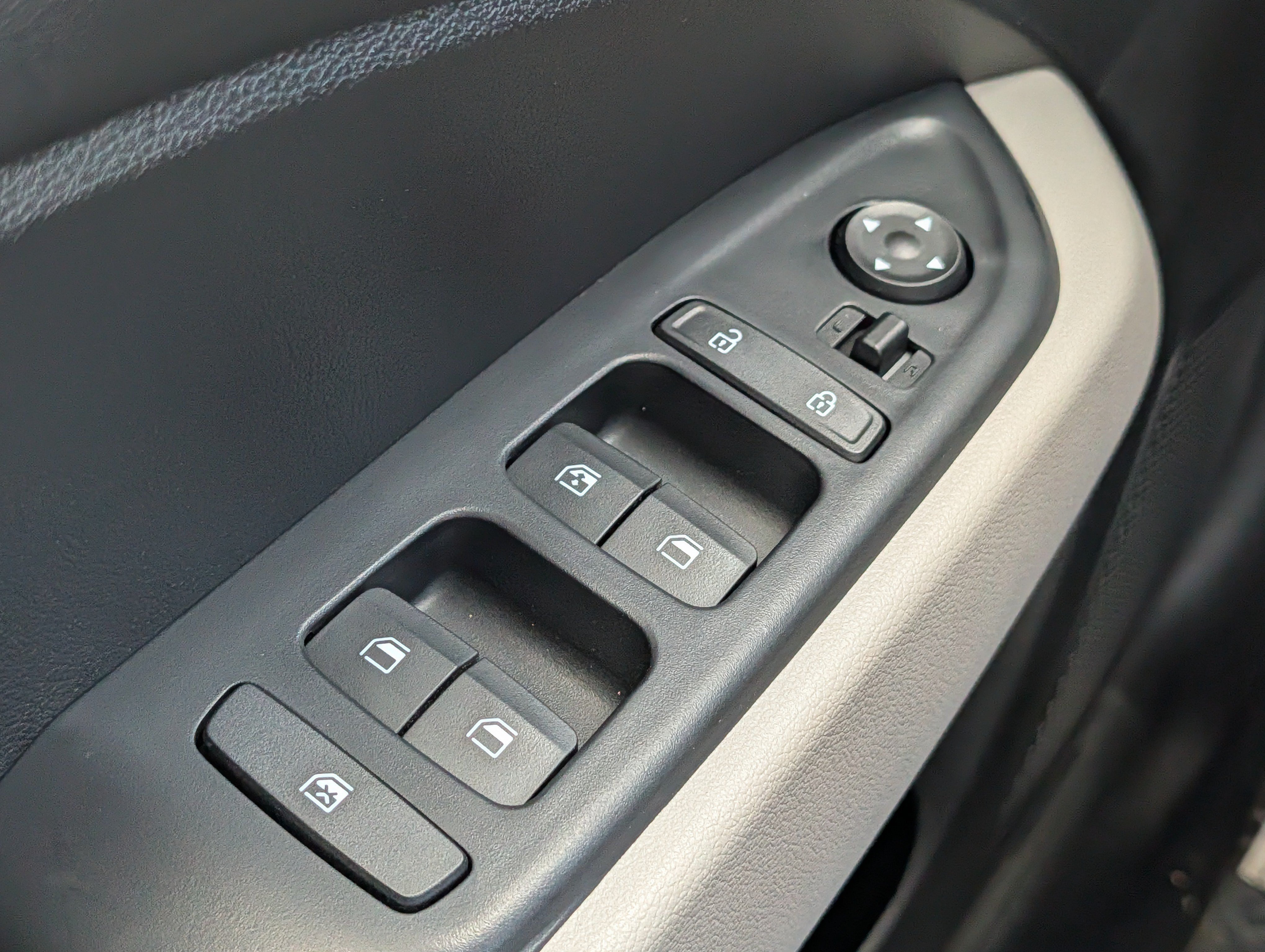 New 2026 Hyundai Venue SEL FWD image 11
