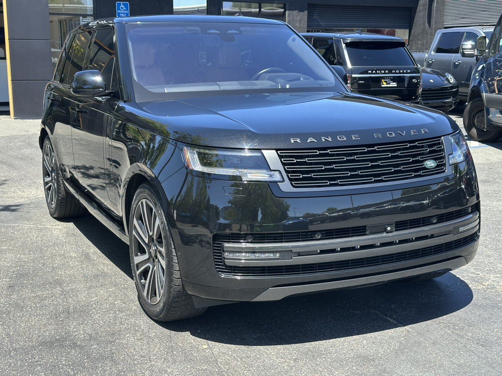 Used 2023 Land Rover Range Rover SE AWD/4WD image 6