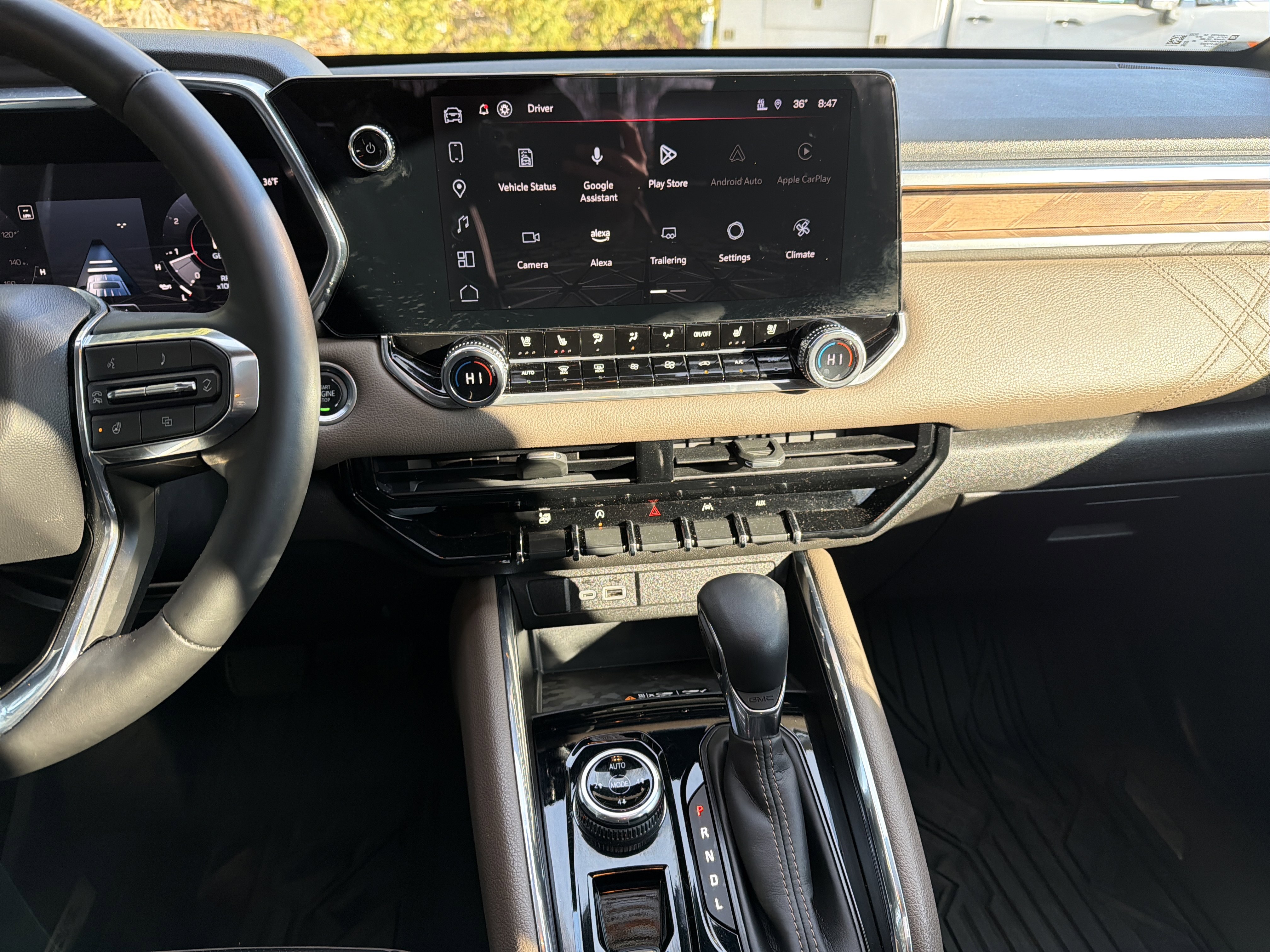 Used 2024 GMC Canyon Denali AWD/4WD image 30