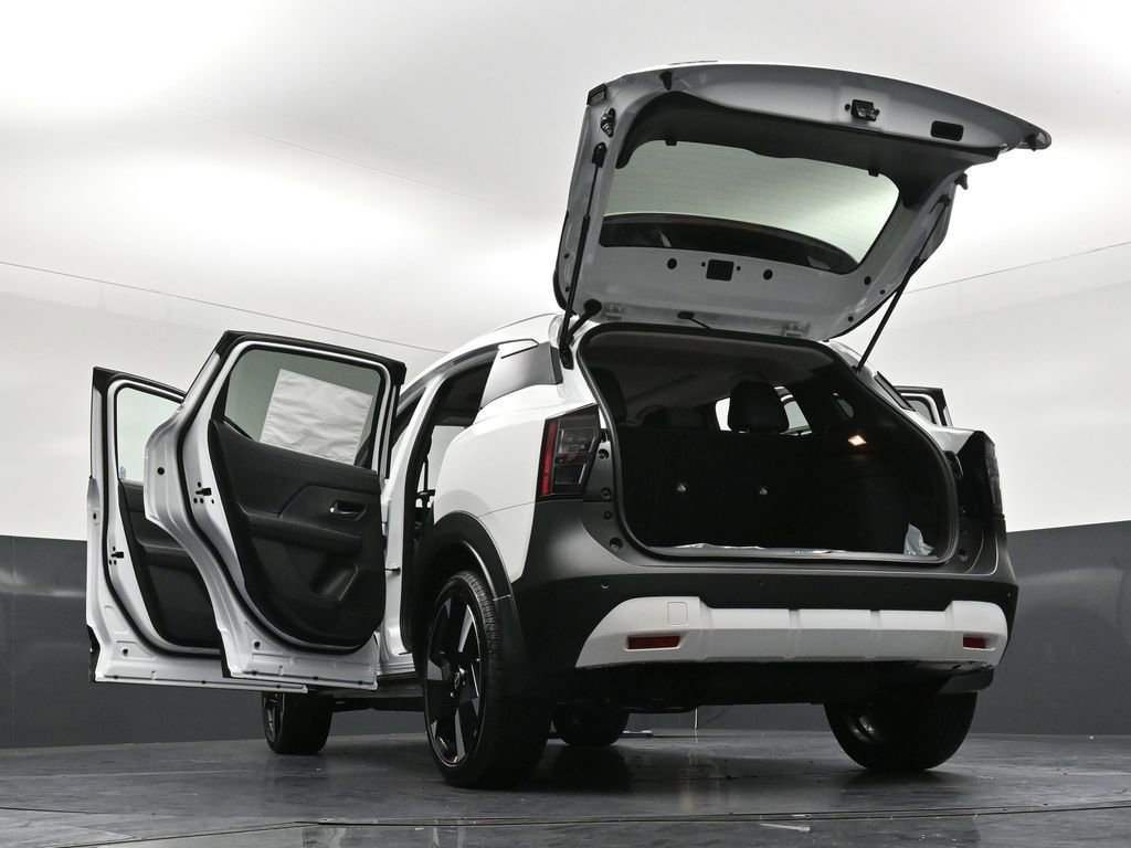 New 2026 Nissan Kicks SR w/ SR Premium Package AWD/4WD image 39