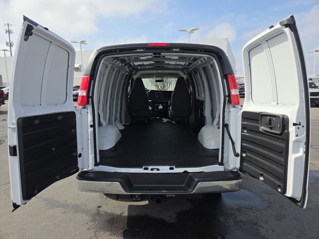 New 2026 GMC Savana 2500 w/ Driver Convenience Package RWD image 26