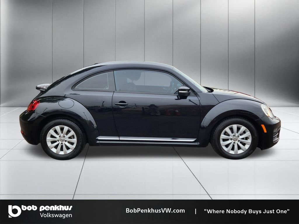 Used 2019 Volkswagen Beetle 2.0T SE FWD image 24