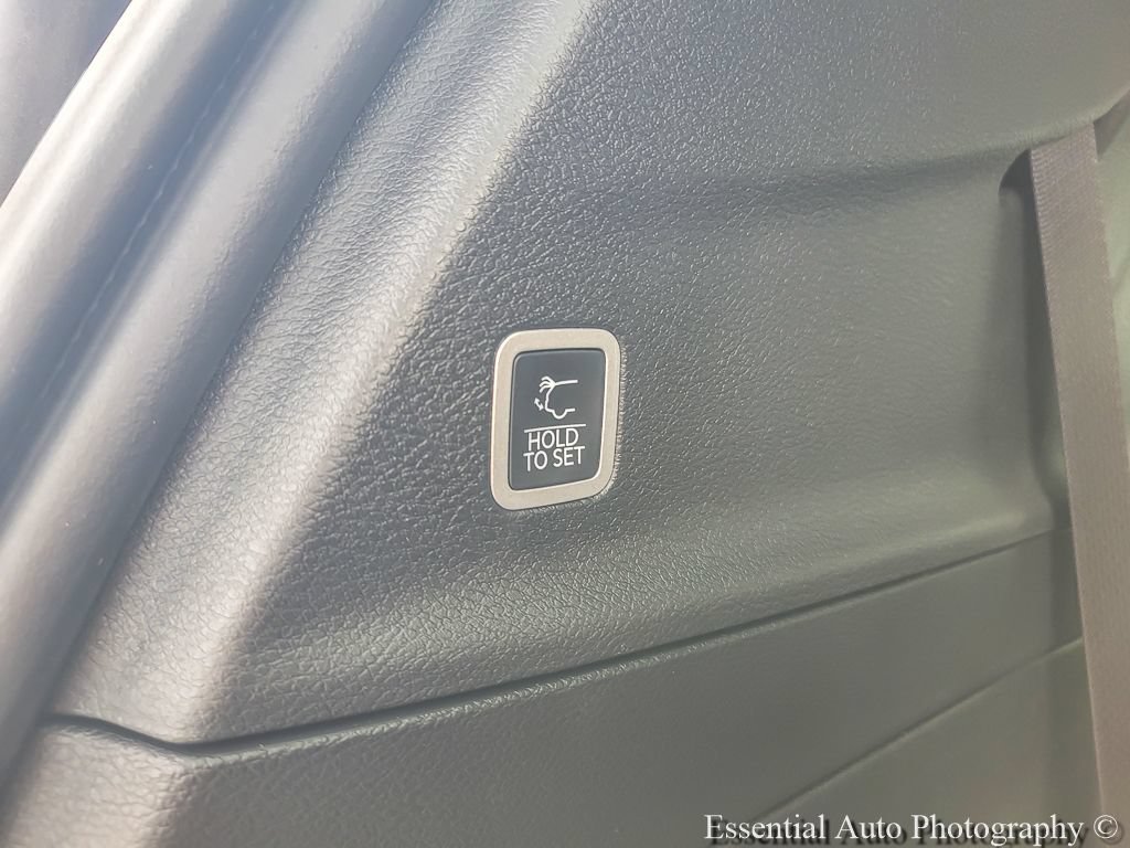 New 2027 Chrysler Pacifica Select w/ Family Tech Group FWD image 27