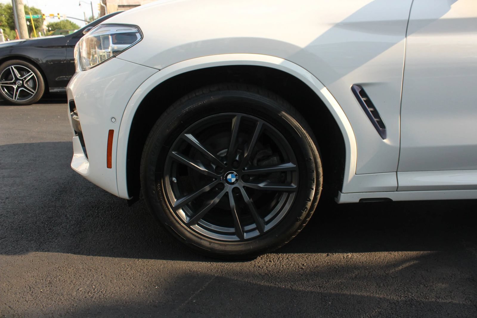 Used 2019 BMW X4 xDrive30i w/ Executive Package AWD/4WD image 9