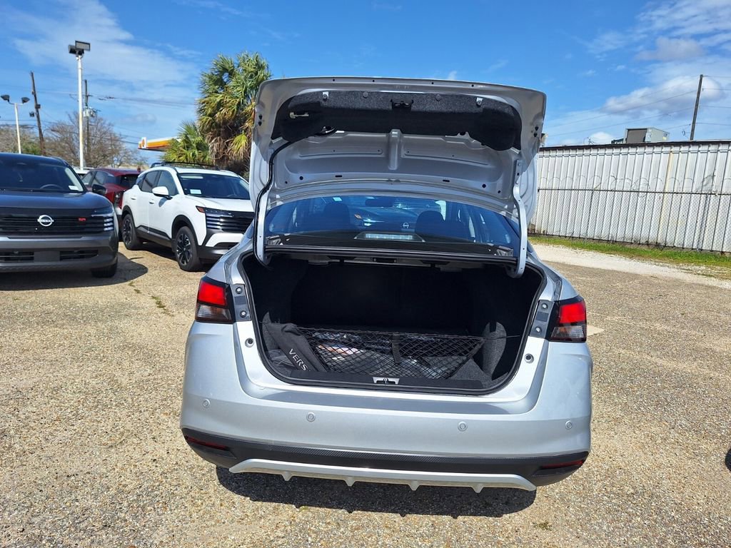New 2025 Nissan Versa SR w/ Trunk Package image 25