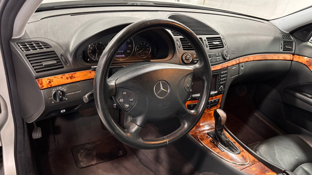 Used 2004 Mercedes-Benz E 320 4MATIC Sedan image 9