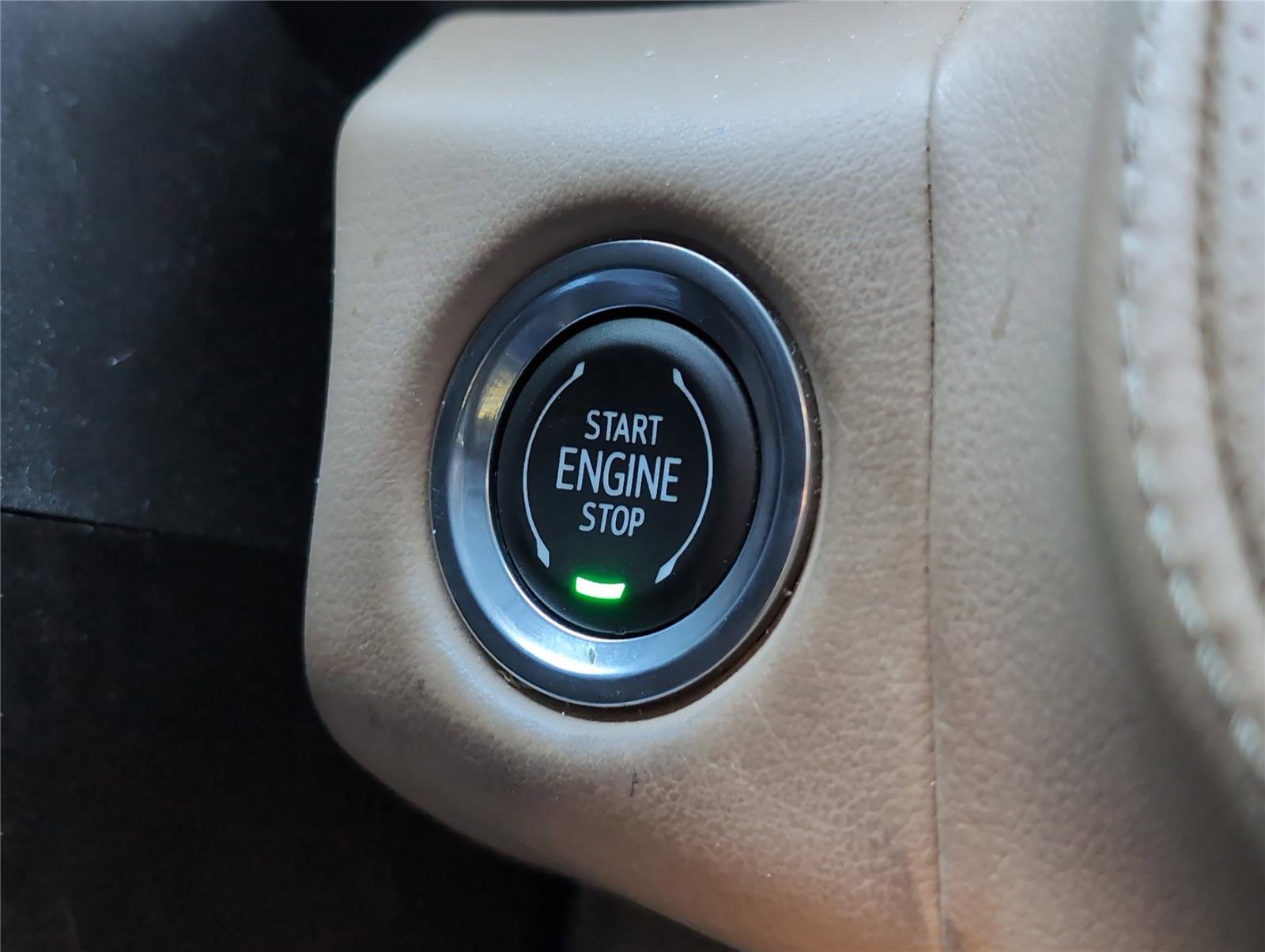 Used 2023 Chevrolet Suburban Premier w/ Premium Package image 18