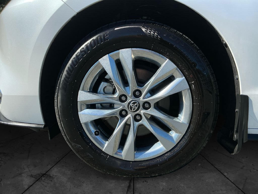 Used 2025 Toyota Sienna Limited AWD/4WD image 15