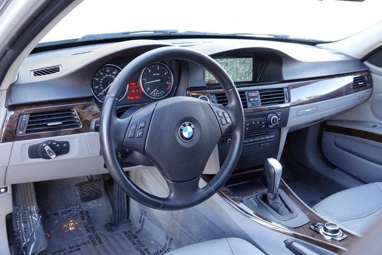 Used 2011 BMW 335d Sedan RWD image 4