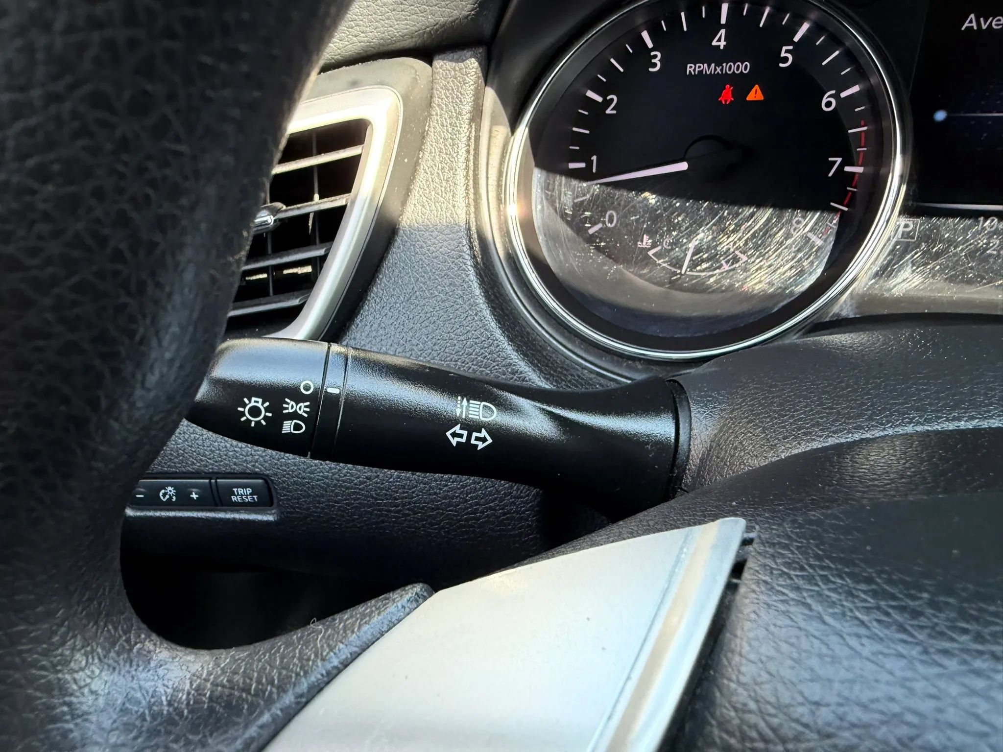 Used 2014 Nissan Rogue S FWD image 15