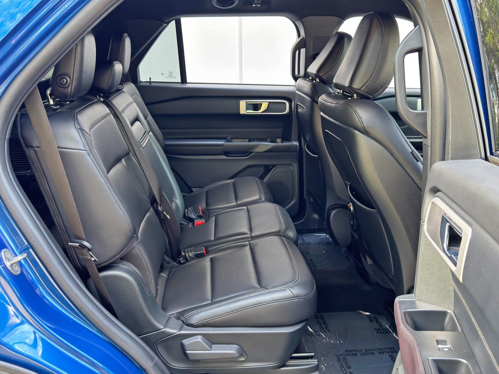Used 2020 Ford Explorer XLT w/ Equipment Group 202A RWD image 35