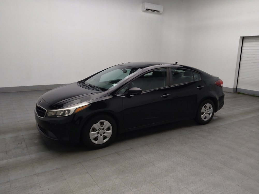 Used 2017 Kia Forte LX image 2