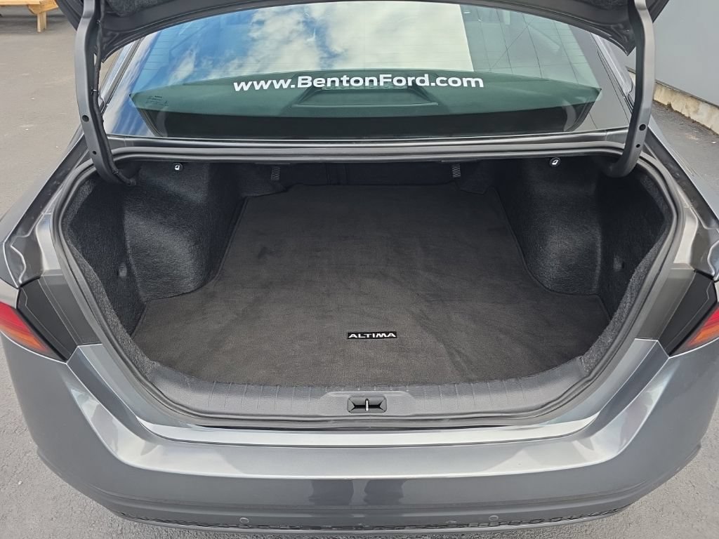 Used 2025 Nissan Altima 2.5 SV FWD image 7