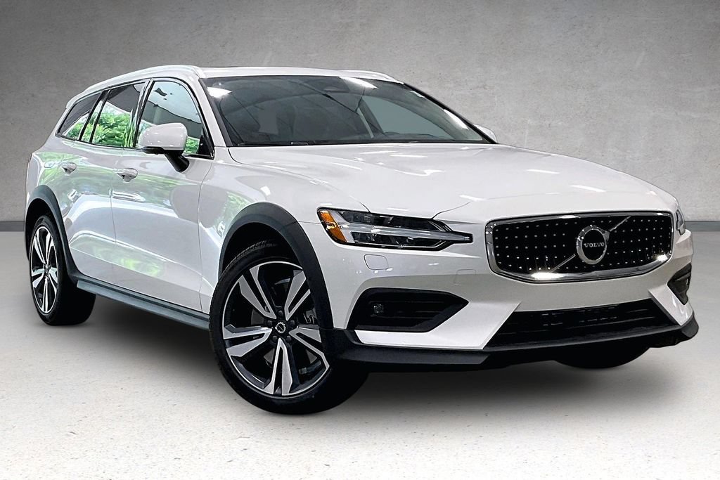 New 2026 Volvo V60 B5 Cross Country Plus w/ Protection Package Premier AWD/4WD image 2