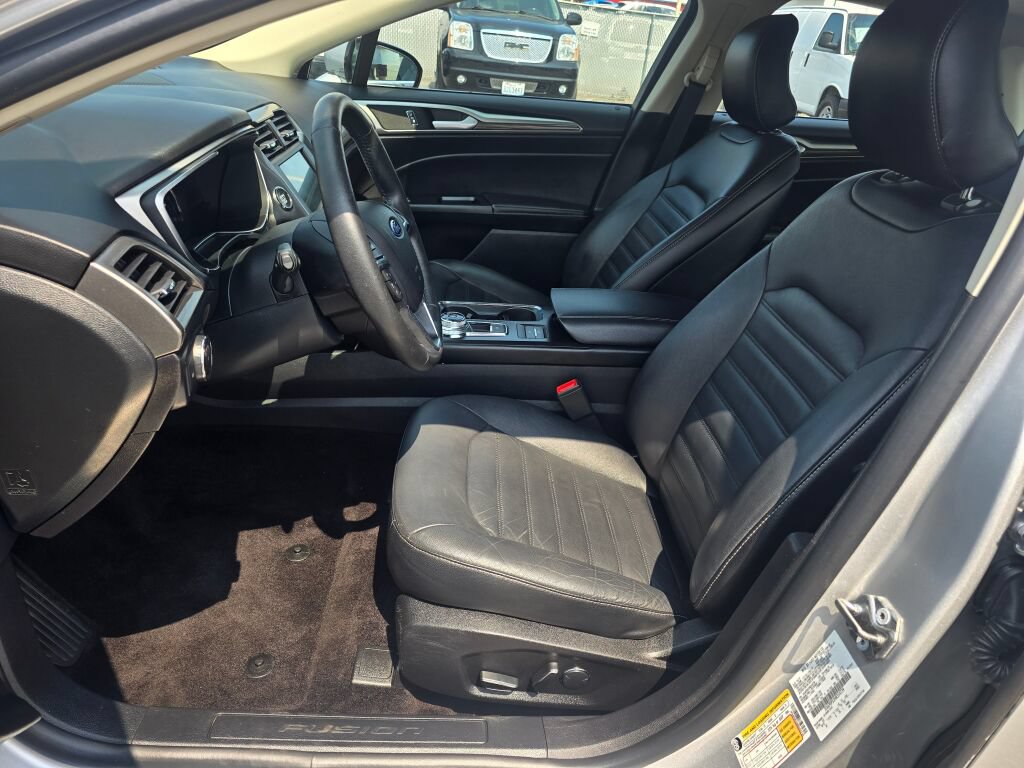 Used 2017 Ford Fusion Energi SE FWD image 22