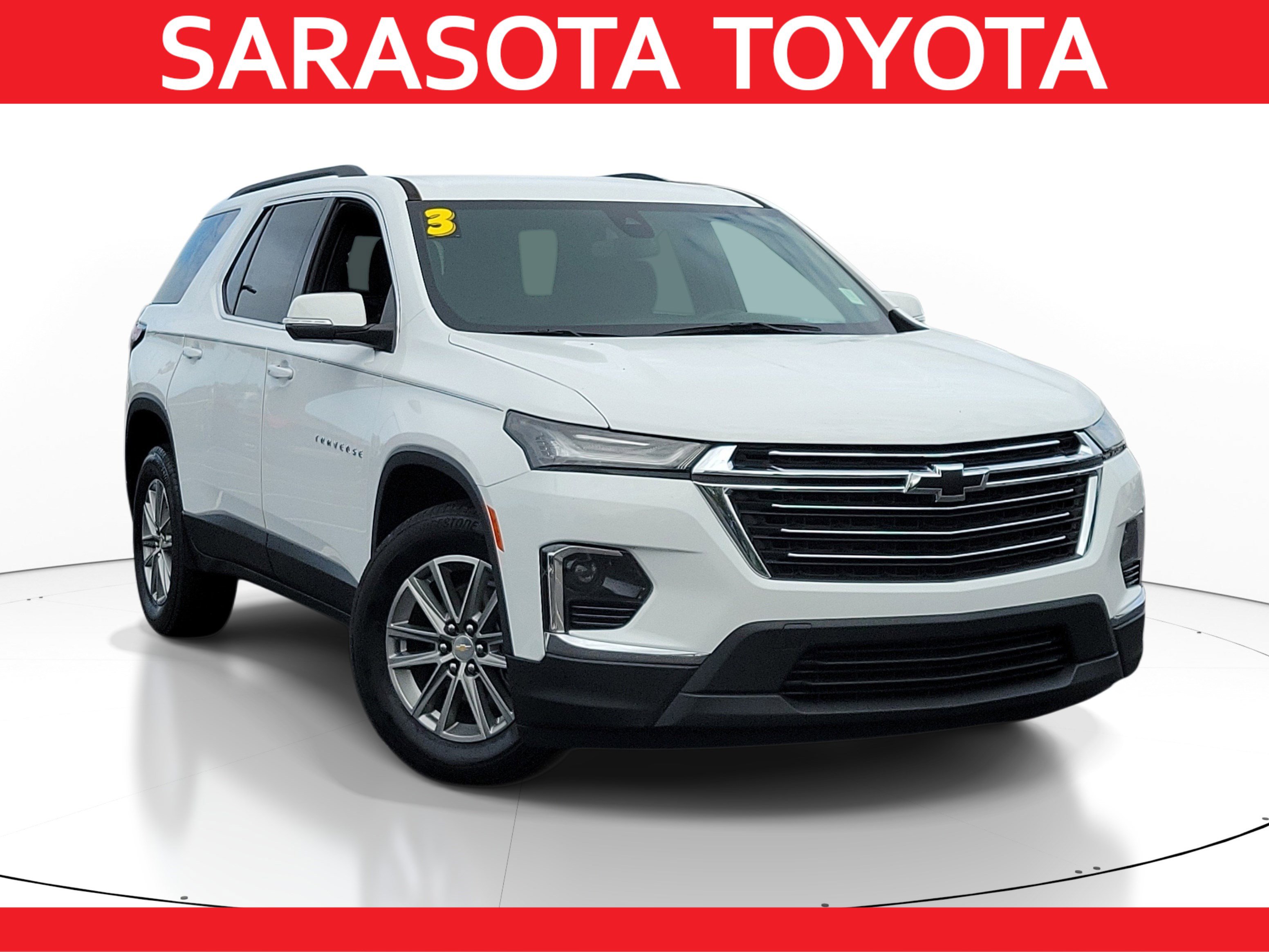 Used 2023 Chevrolet Traverse LT FWD image 1