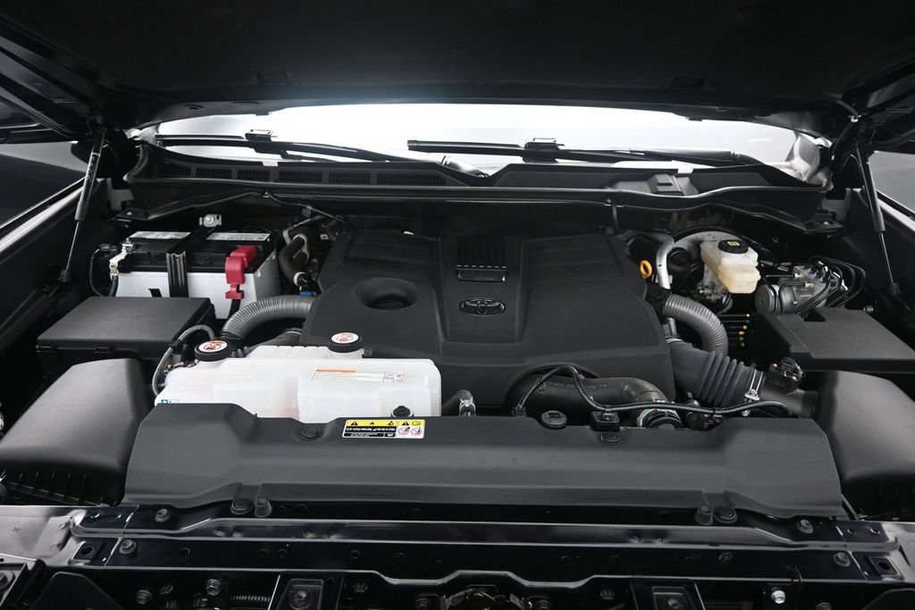 Used 2025 Toyota Tundra SR5 w/ SR5 Convenience Package AWD/4WD image 13