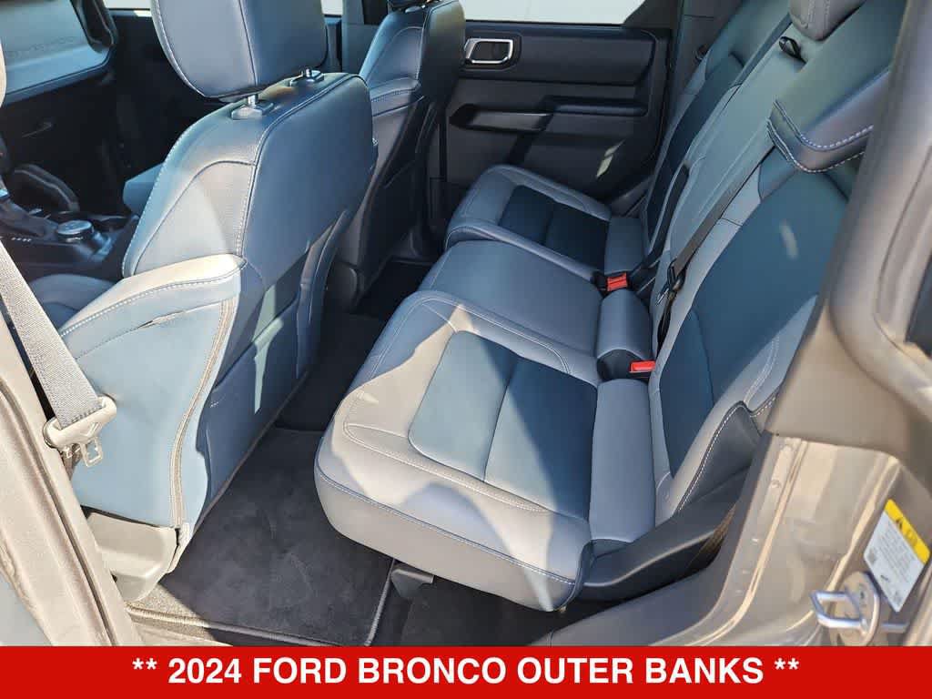 Used 2024 Ford Bronco Outer Banks AWD/4WD image 17