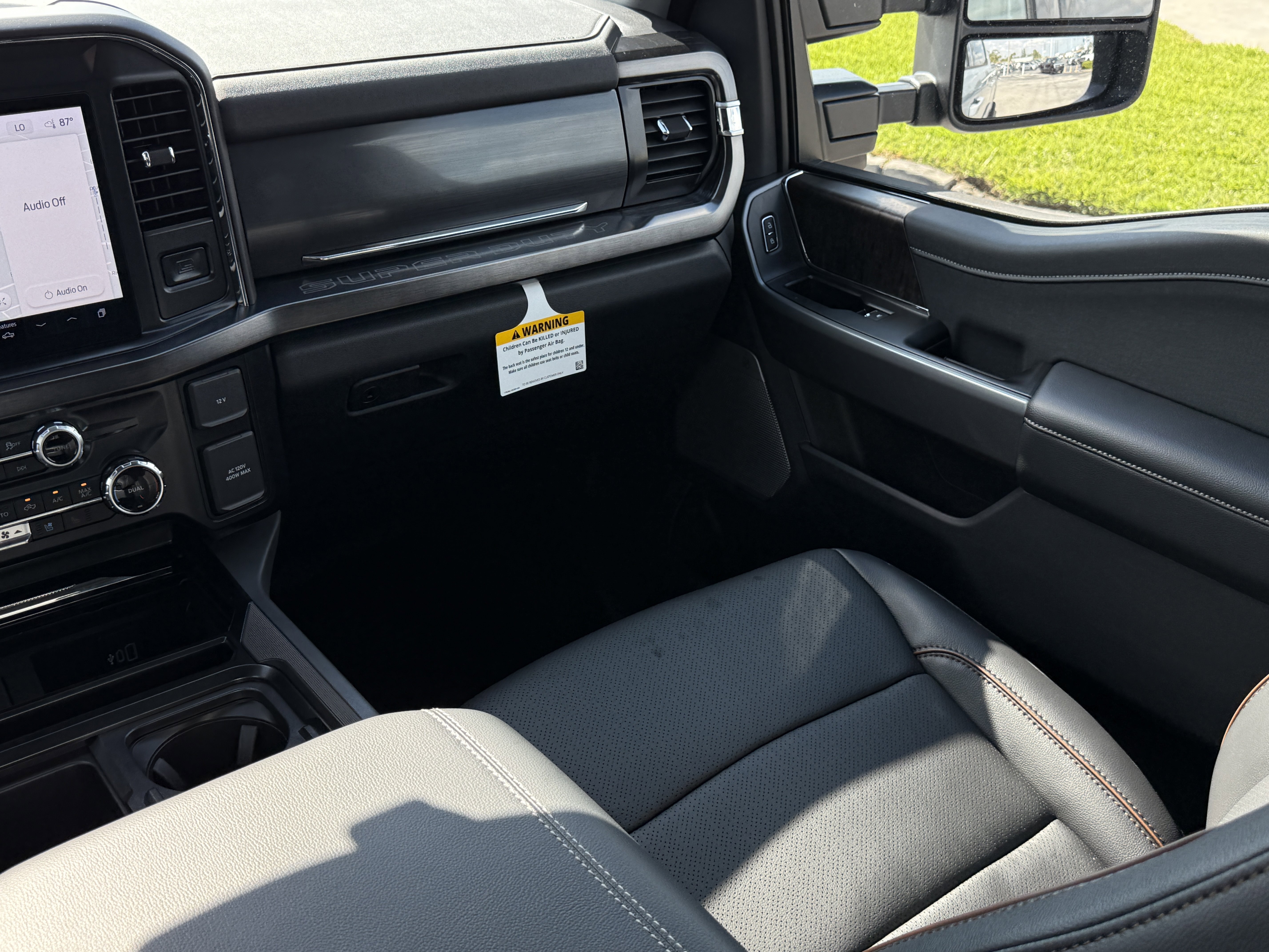 New 2026 Ford F250 Lariat w/ Black Appearance Package image 15