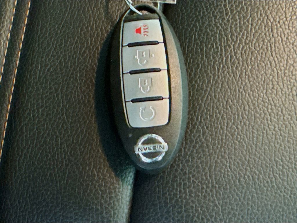 Used 2018 Nissan Kicks SR w/ Premium Package image 35