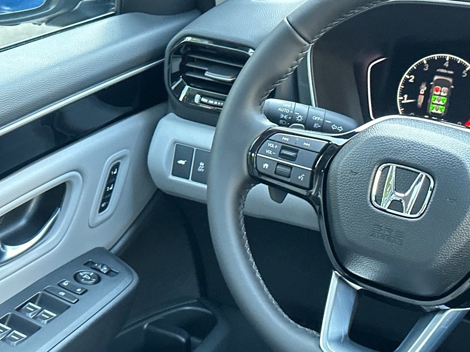 New 2025 Honda Pilot Touring image 21