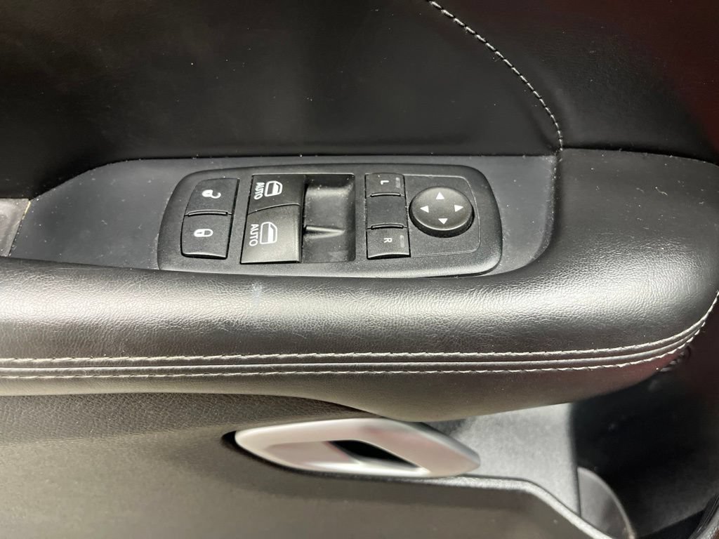 Used 2015 Dodge Challenger R/T Plus RWD image 30