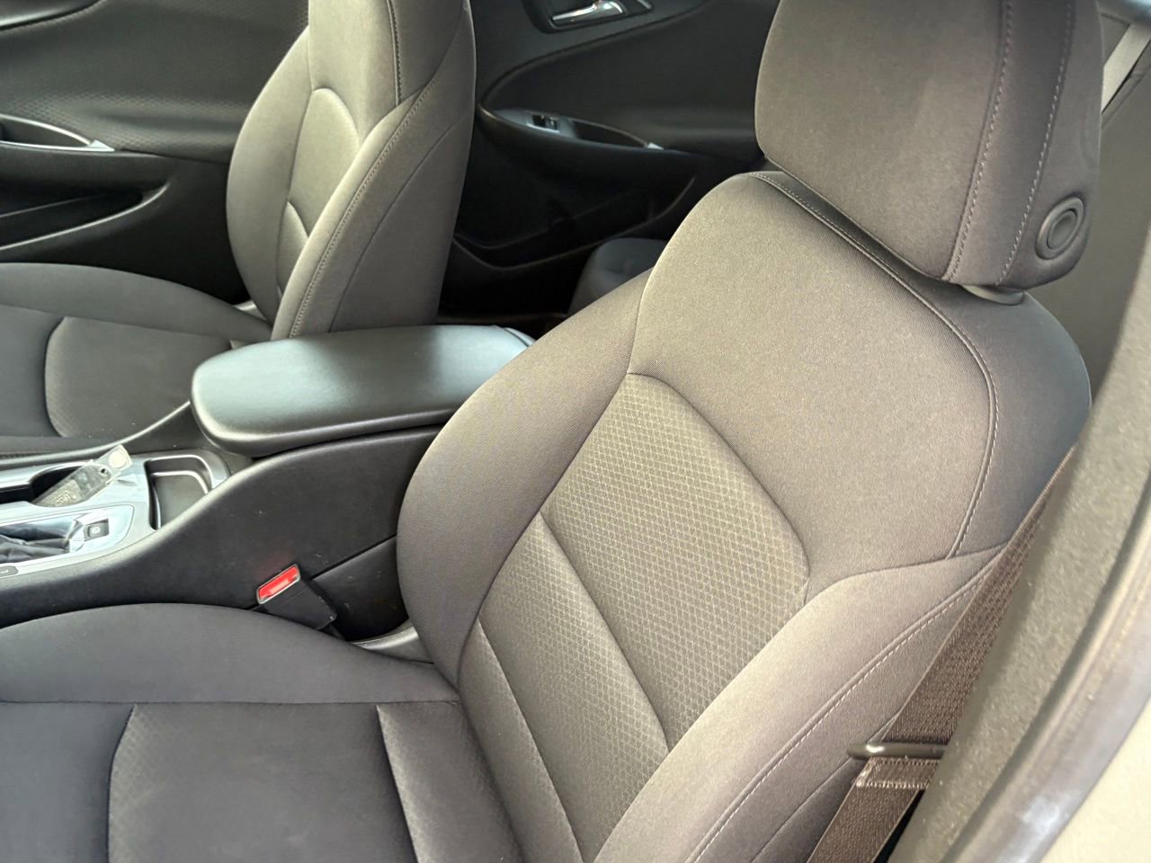 Used 2025 Chevrolet Malibu LS image 28