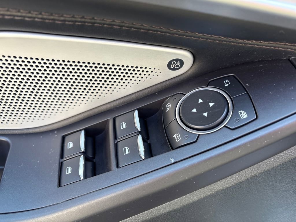 Used 2020 Ford Explorer Platinum w/ Premium Technology Package image 13