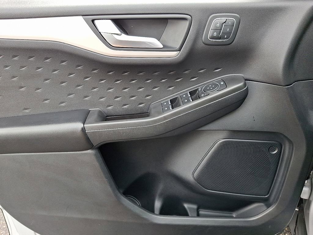 Used 2020 Ford Escape SEL image 12