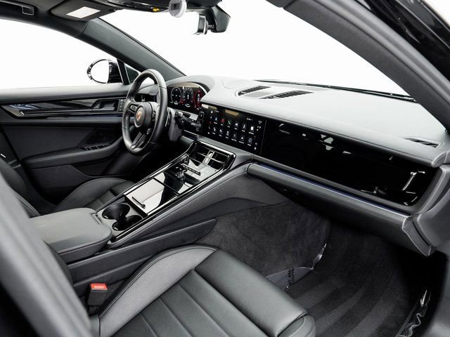 Certified 2025 Porsche Panamera 4 image 22