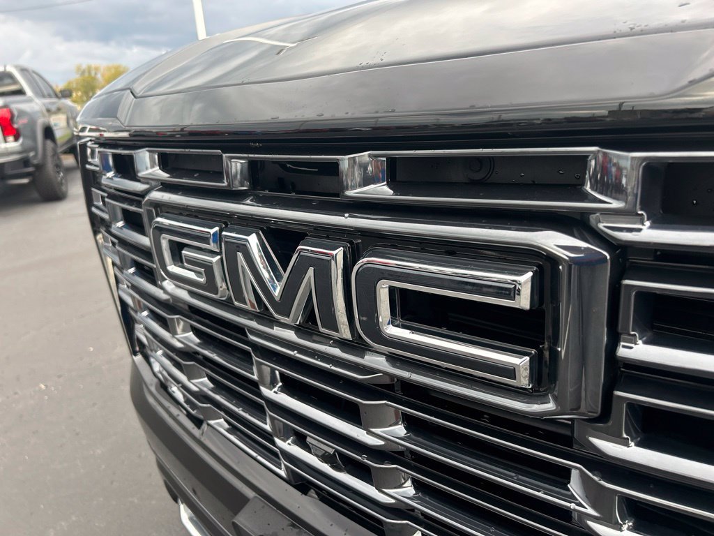 Used 2026 GMC Yukon Denali Ultimate AWD/4WD image 10