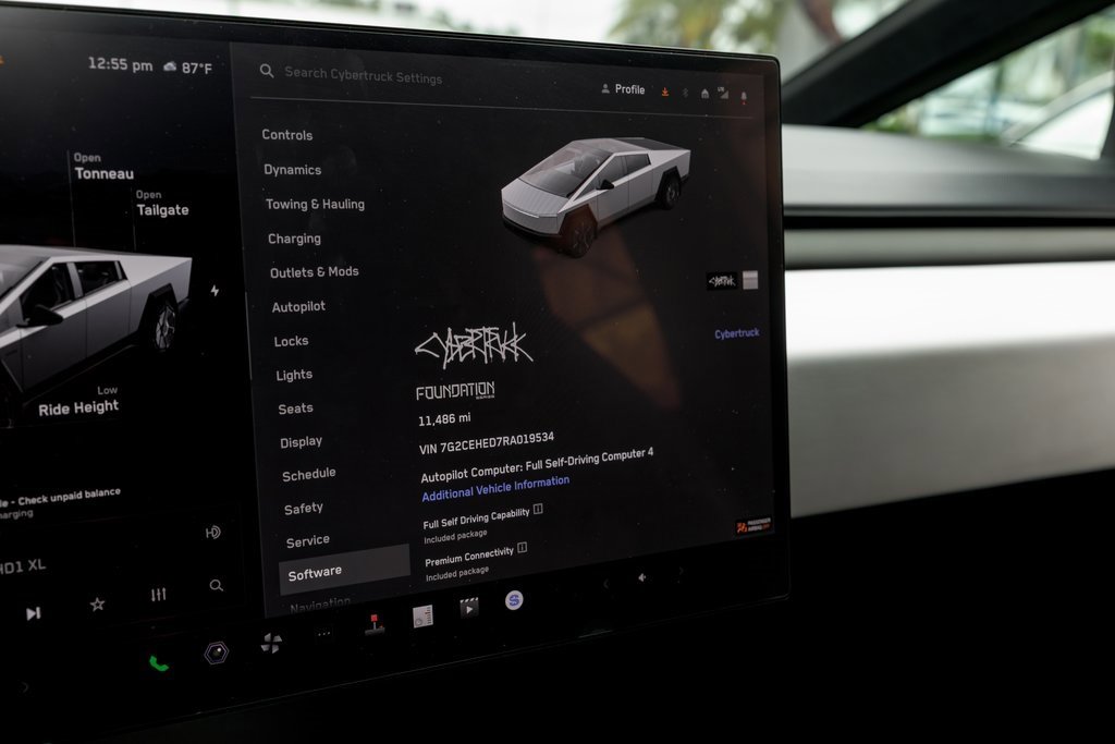 Used 2024 Tesla Cybertruck AWD Crew Cab image 16