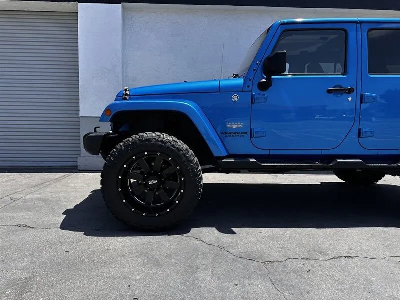 Used 2015 Jeep Wrangler Unlimited Sahara w/ Connectivity Group AWD/4WD image 14