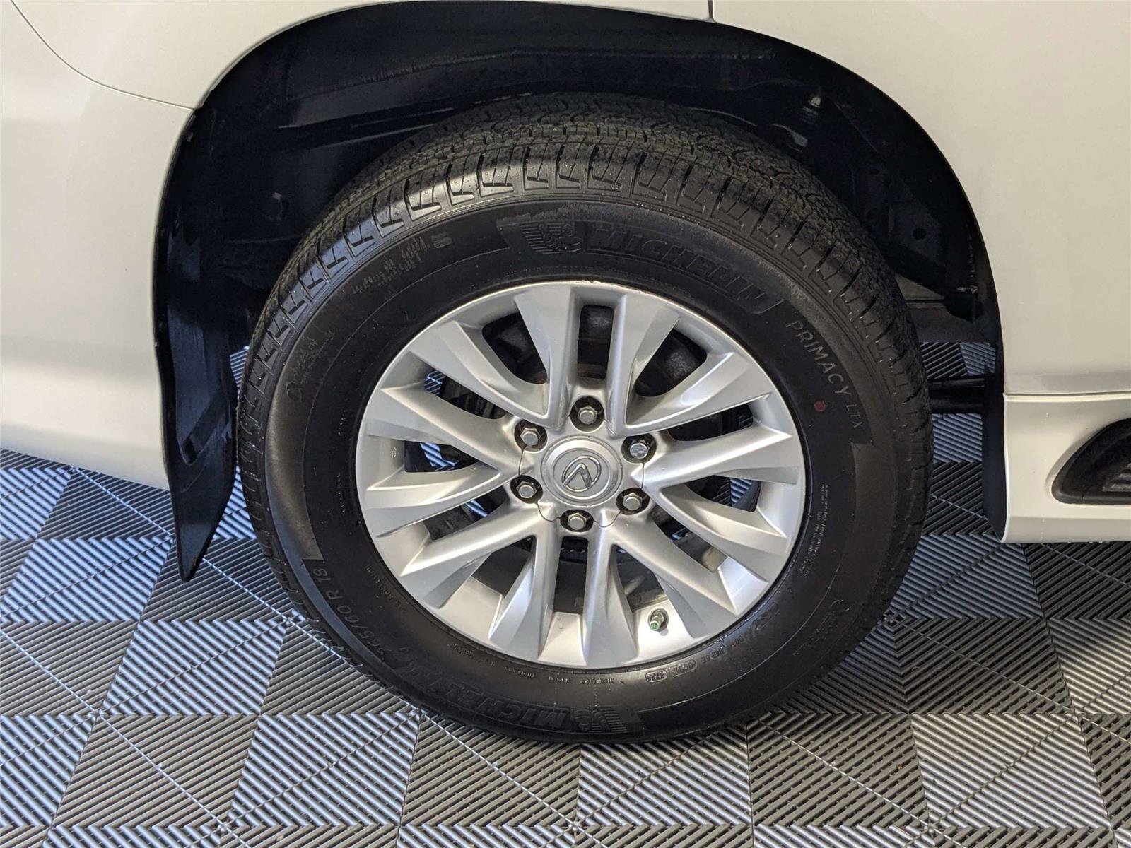 Used 2023 Lexus GX 460 Premium w/ Premium Package image 7