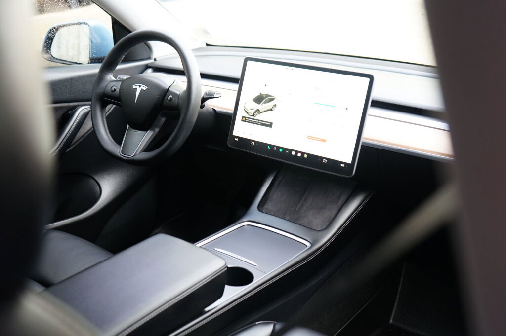 Used 2021 Tesla Model Y Long Range image 22