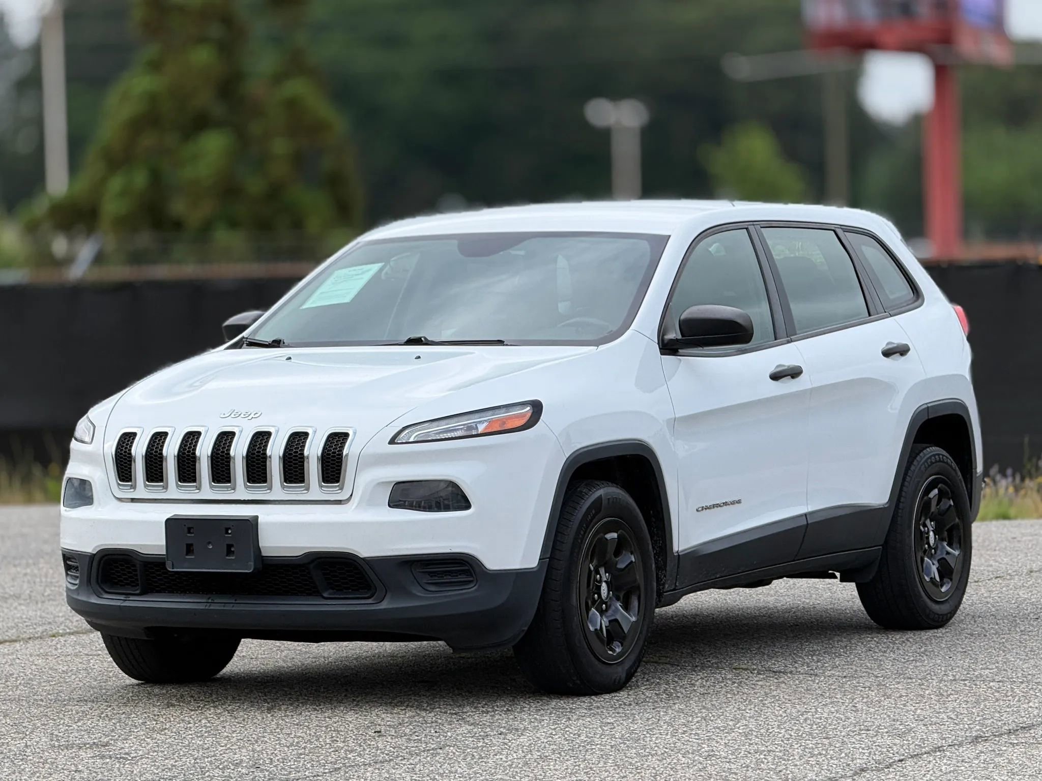 Used 2016 Jeep Cherokee Sport w/ Cold Weather Group AWD/4WD image 6