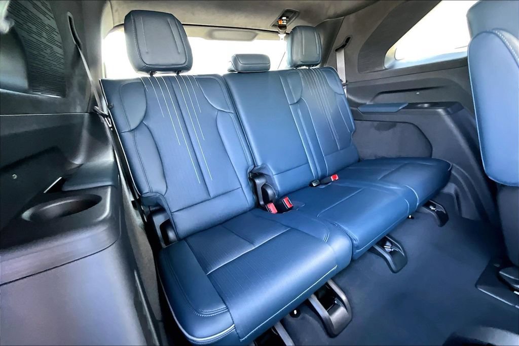 New 2026 Cadillac Escalade IQ Luxury 2 w/ LPO, Floor Liner Package AWD/4WD image 28