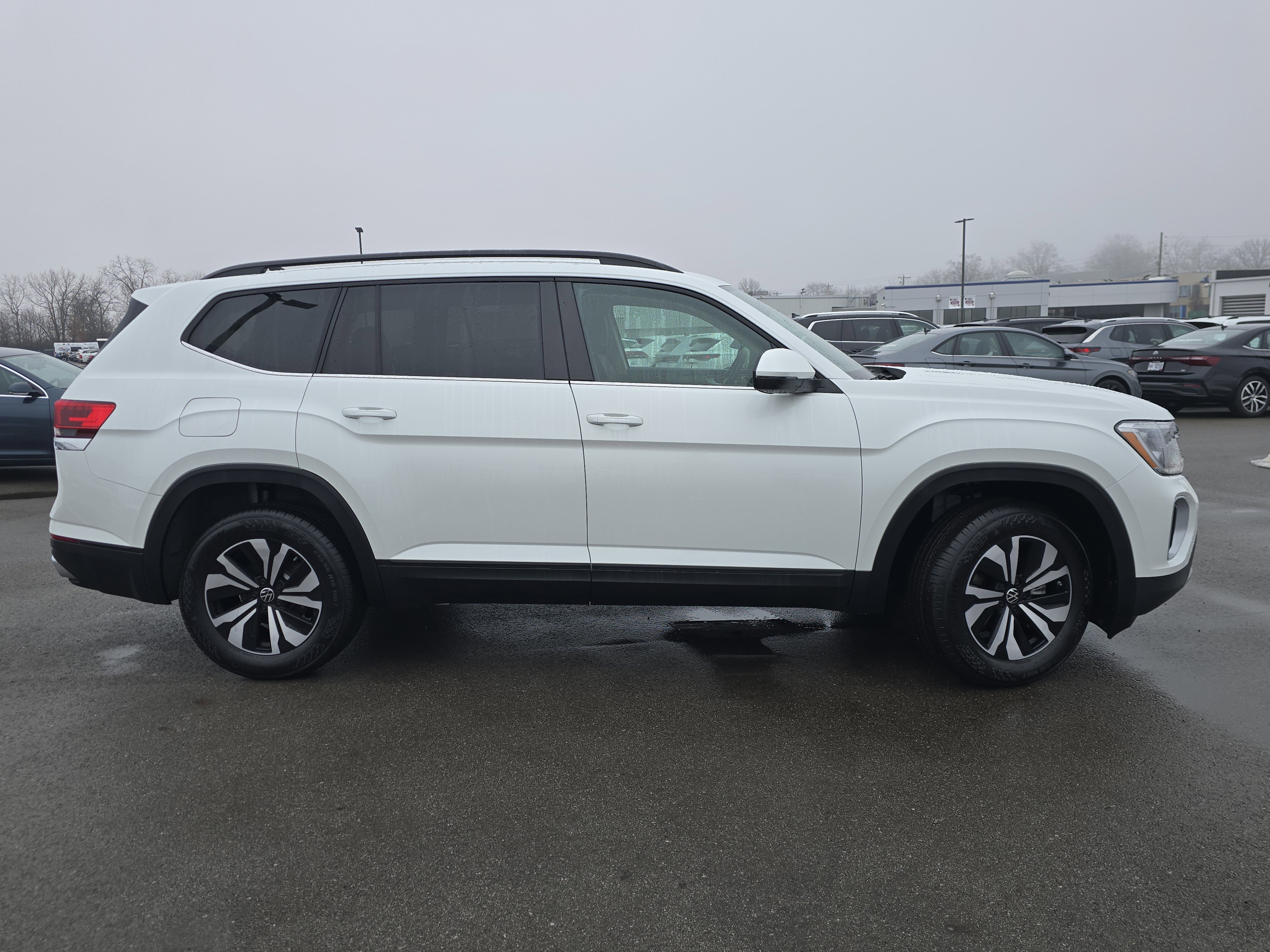 New 2026 Volkswagen Atlas SE image 8