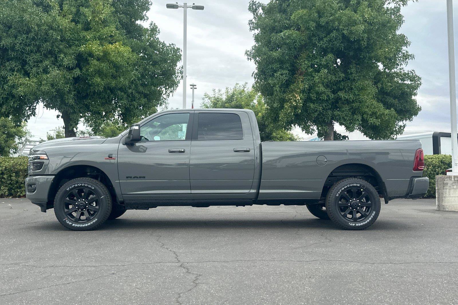New 2027 RAM 3500 Laramie AWD/4WD image 6