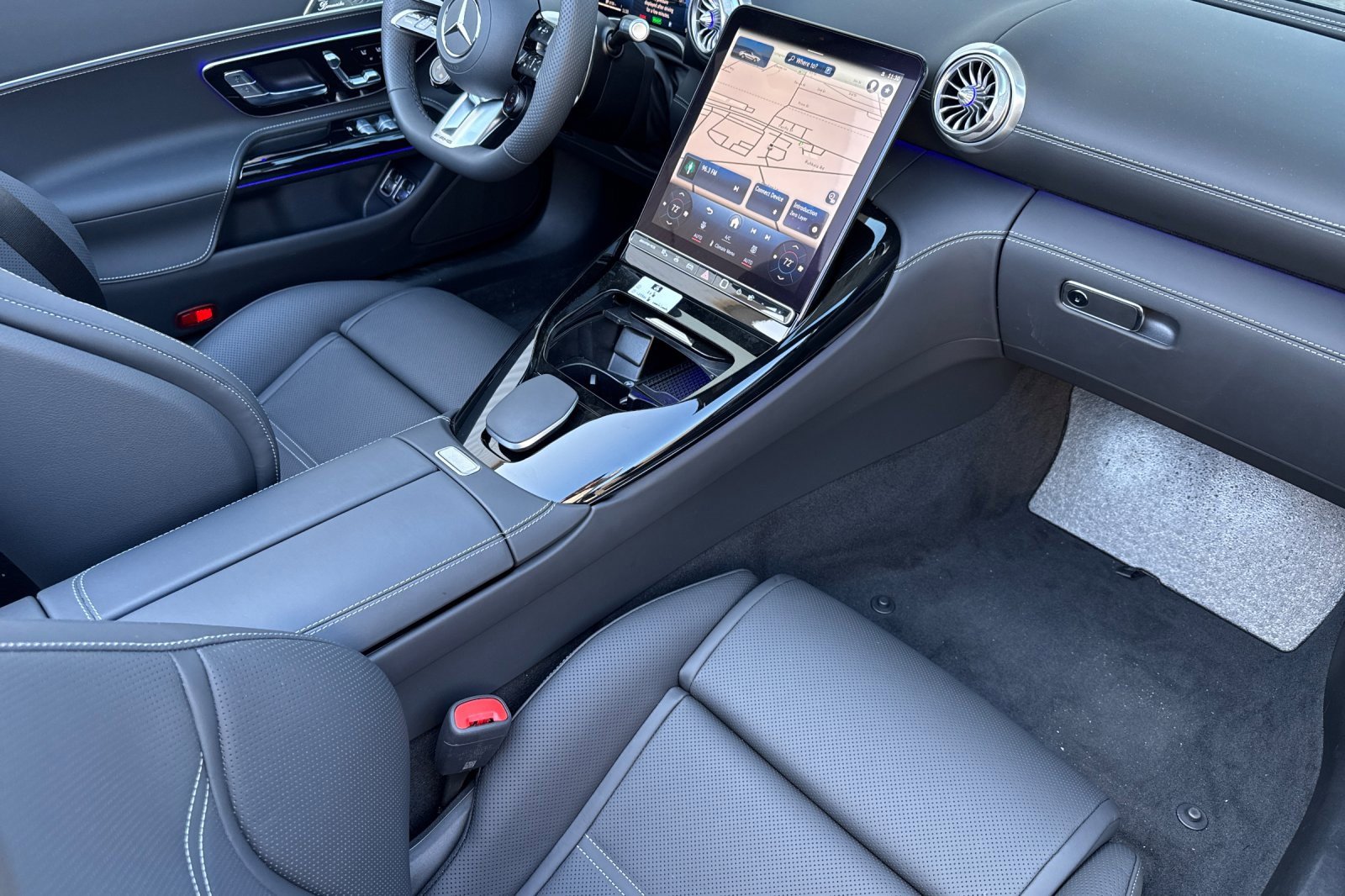 New 2025 Mercedes-Benz SL 63 AMG S e Performance 4MATIC image 17