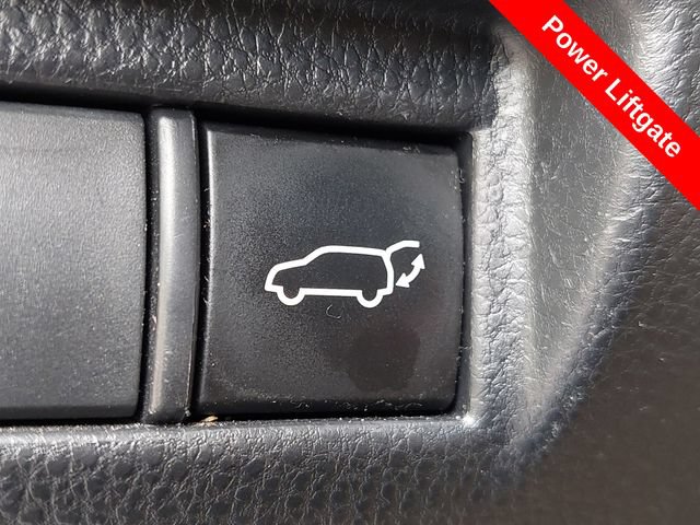 Used 2024 Toyota Venza LE AWD/4WD image 13