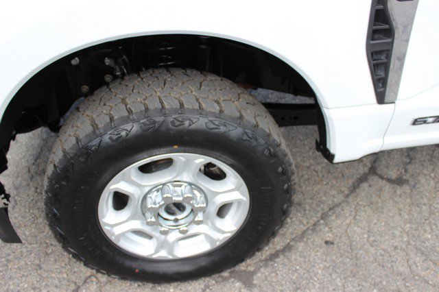 Used 2026 Ford F250 XLT w/ FX4 Off-Road Package AWD/4WD image 4