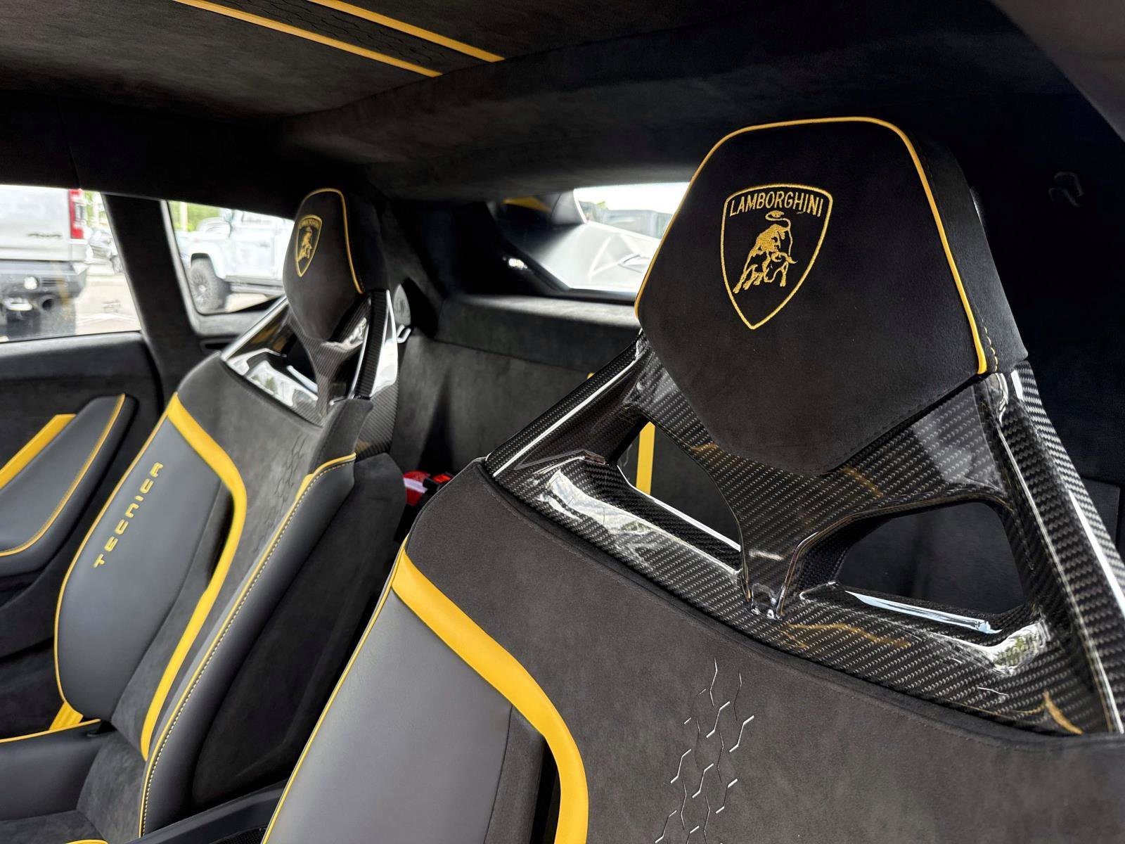 Used 2024 Lamborghini Huracan Tecnica RWD image 22
