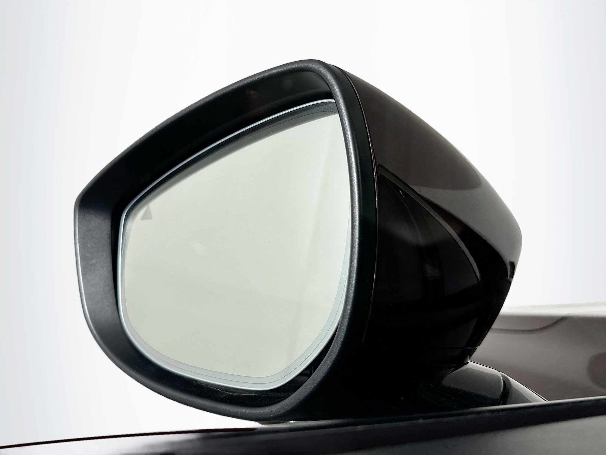 Used 2024 MAZDA CX-90 Plug-In Hybrid w/ Premium Plus image 16