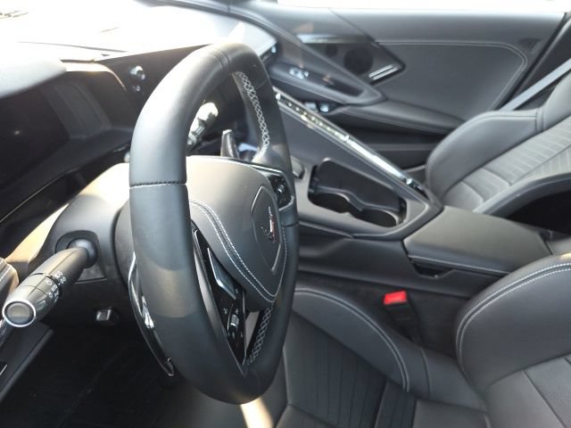 Used 2025 Chevrolet Corvette Stingray Preferred Cpe w/ Z51 Performance Package RWD image 19