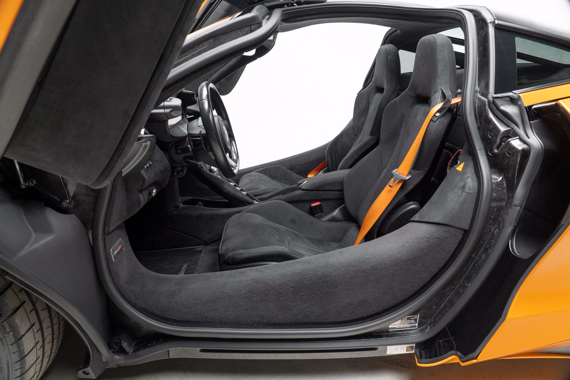 Used 2024 McLaren 750S RWD image 21