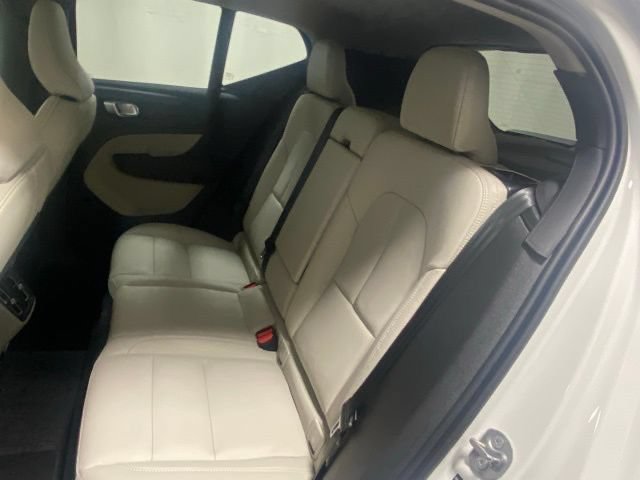 Used 2024 Volvo XC40 B5 Ultimate w/ Climate Package AWD/4WD image 8