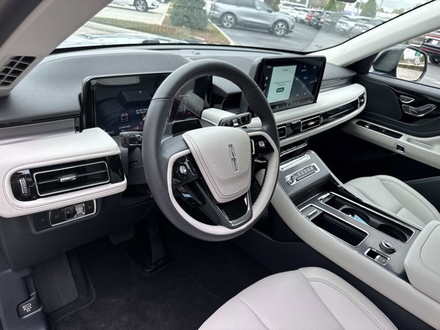 New 2026 Lincoln Aviator 2WD w/ Jet Appearance Package image 14